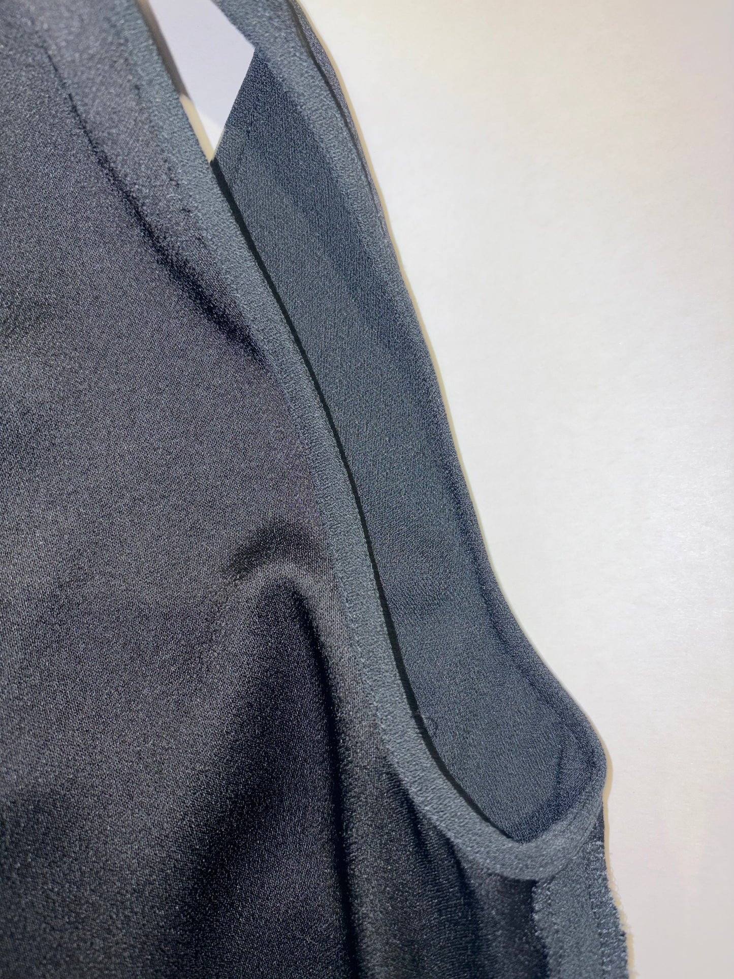 Black Sleeveless V-Neck Knee Shift Dress | Sz IT40 ~ Small