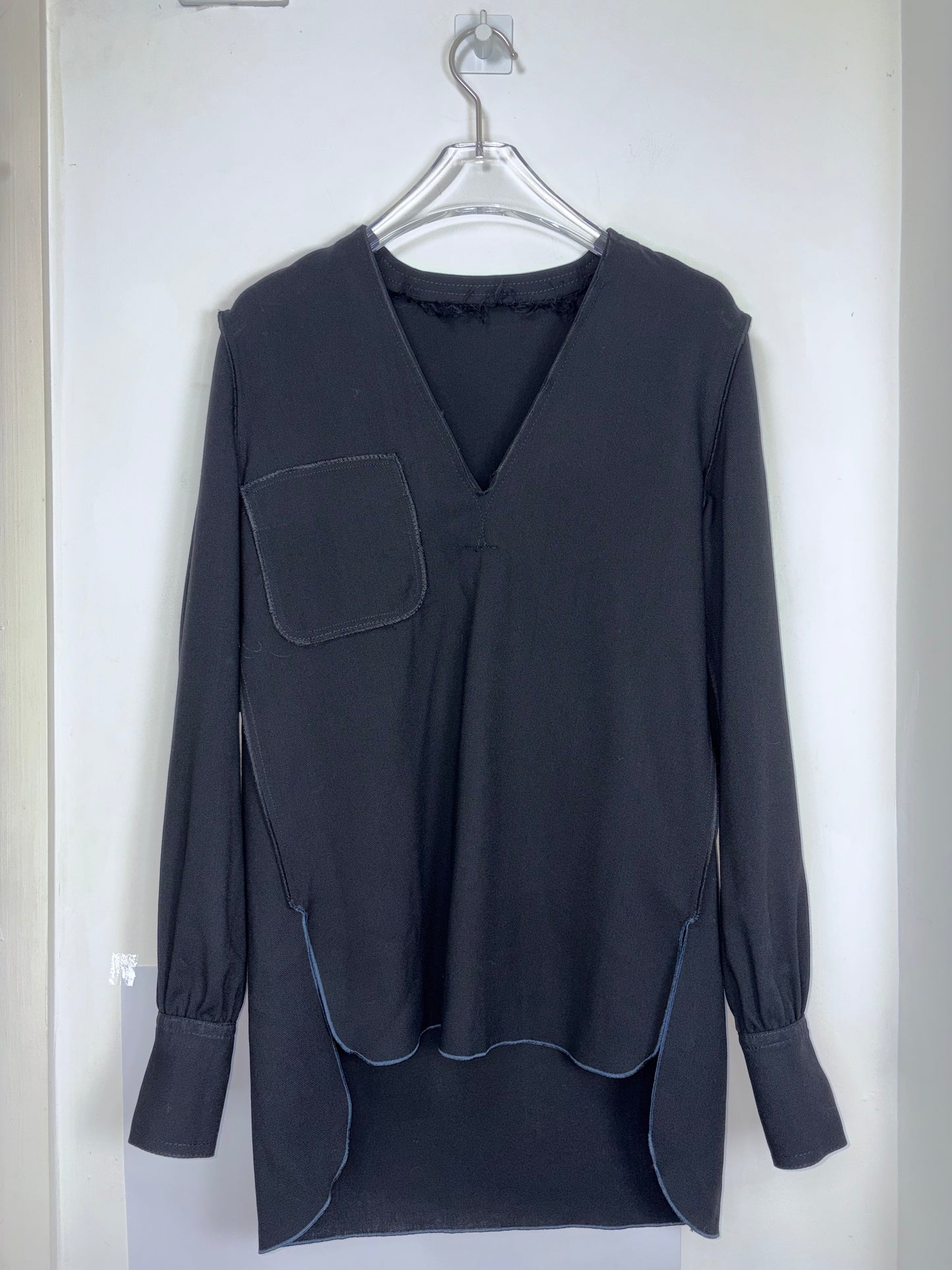 100% Virgin Wool Black V Neck Blouse | Sz FR34 ~ Small