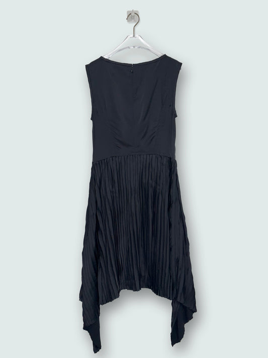 V-Neck Knee Length Sleeveless Black Dress | FR40 ~ Medium