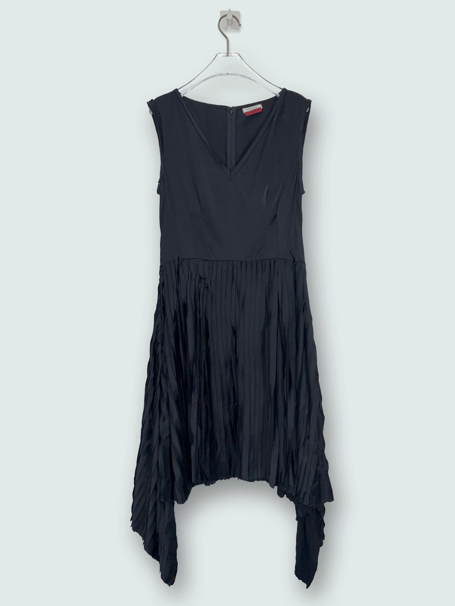 V-Neck Knee Length Sleeveless Black Dress | FR40 ~ Medium