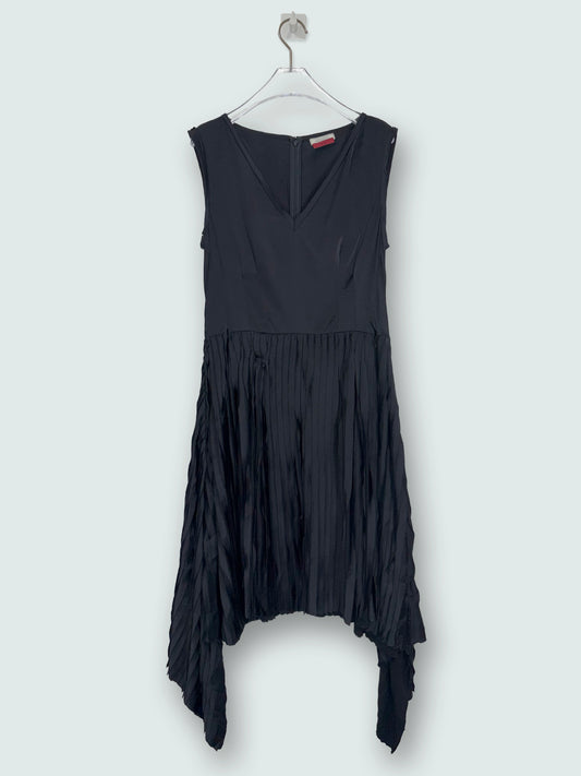 V-Neck Knee Length Sleeveless Black Dress | FR40 ~ Medium