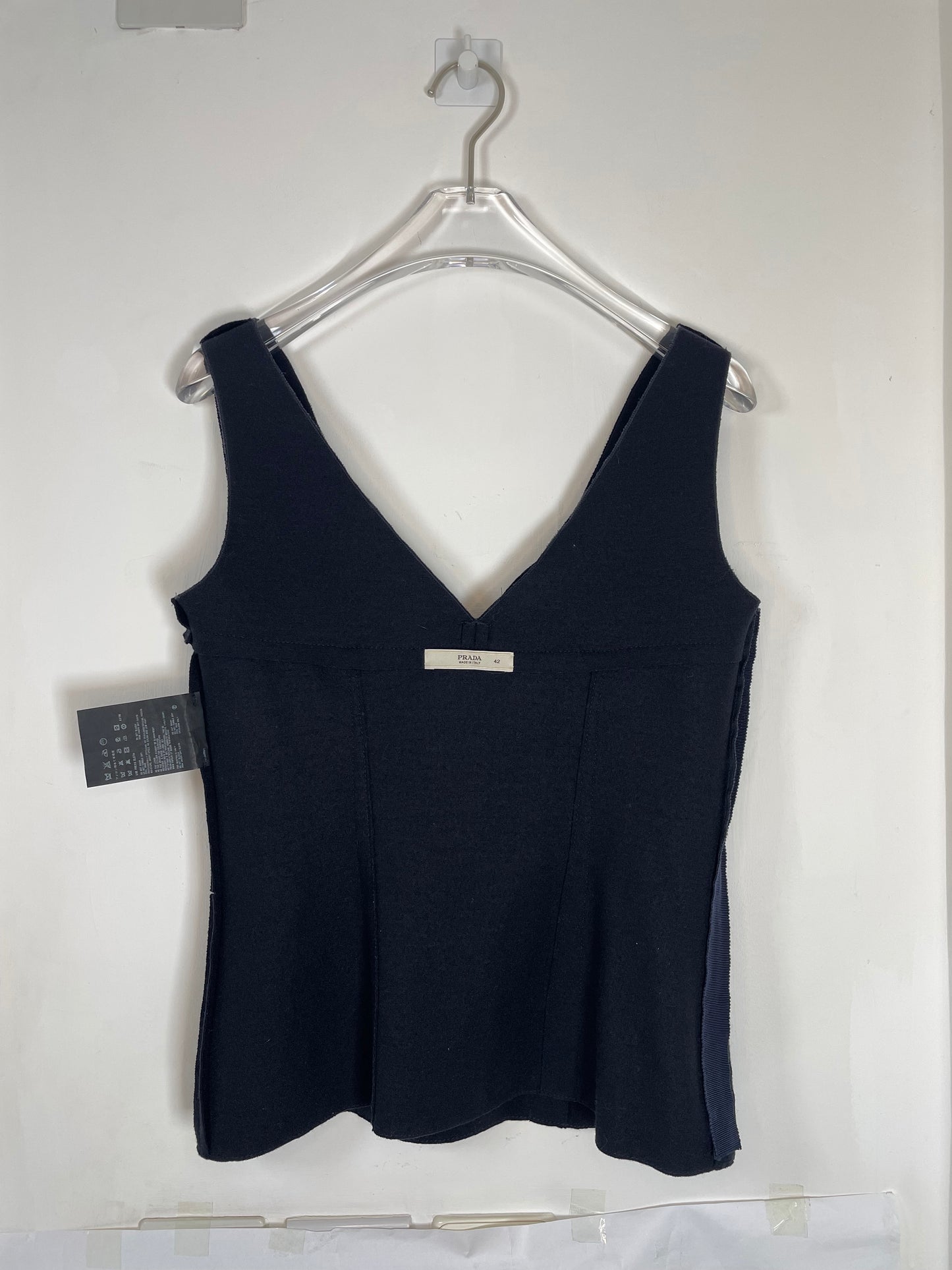 V Neck 100% Wool Black Top | Size IT42