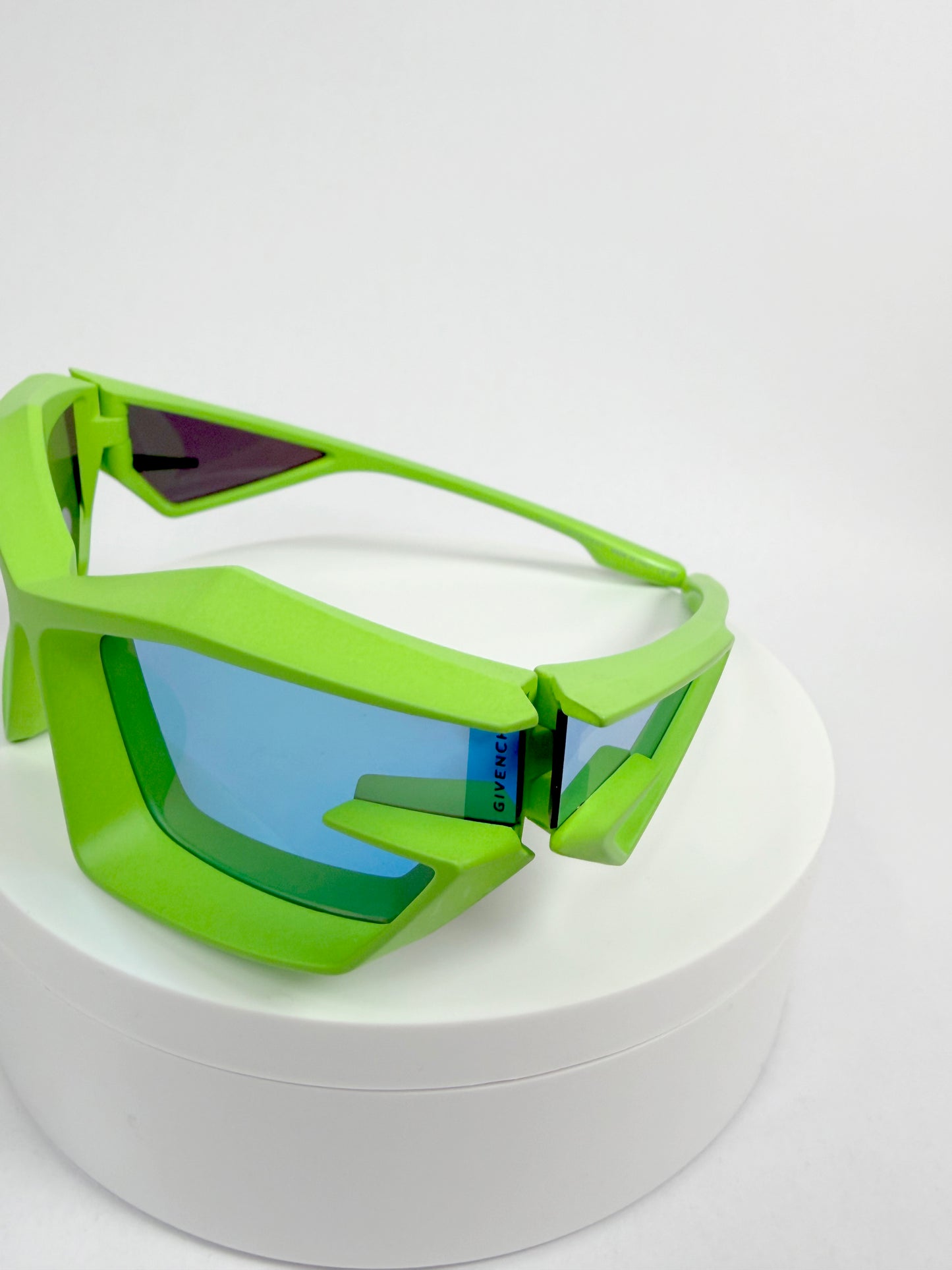 Futuristic Geometric Matte Green w/ Blue Mirror Lenses | Sz 69-17-140