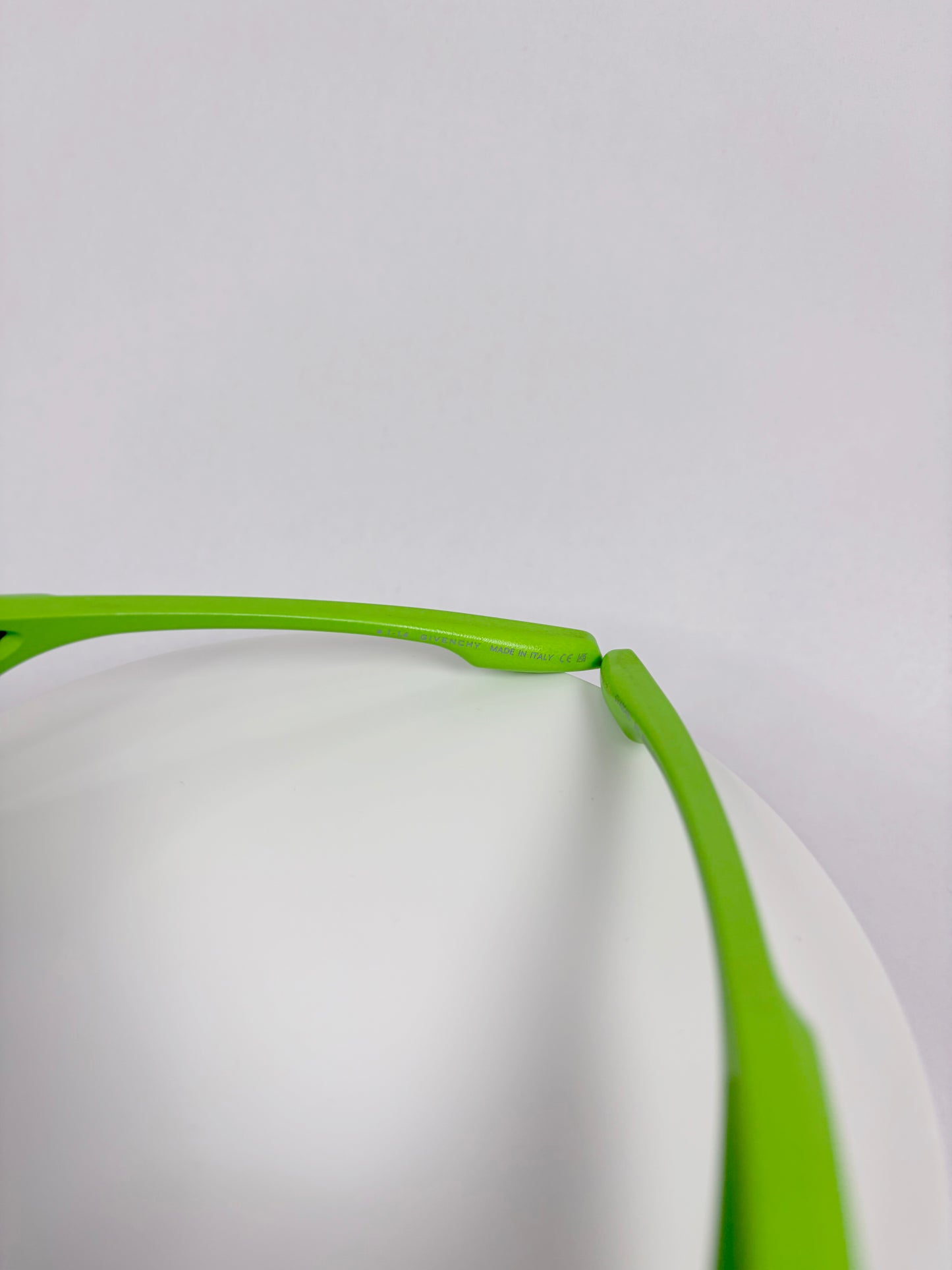 Futuristic Geometric Matte Green w/ Blue Mirror Lenses | Sz 69-17-140